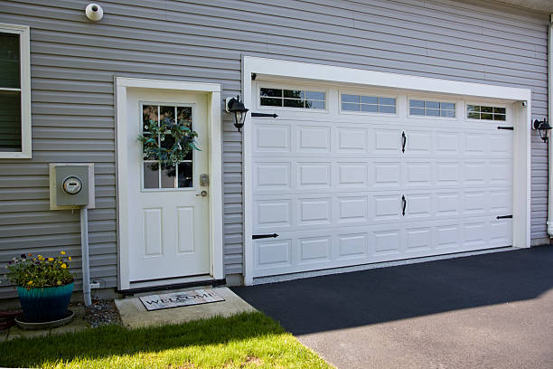 24/7 Emergency Garage Door Panel Replacement experts in Lihue, HI